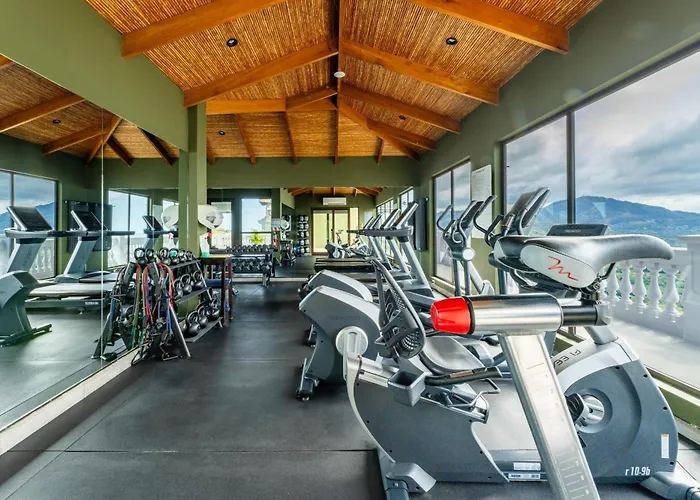 360 Splendor 105b Ocean View Condo- With Breakfast *